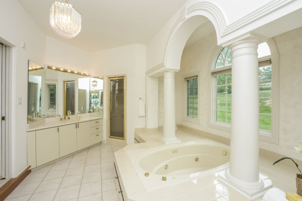 038-Master_Bathroom-739724-print.jpg